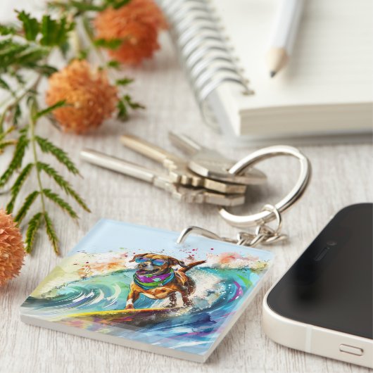 サーフィンドッグ – 夏おもしろいビーチカップイラストレーション キーホルダー (正面右)