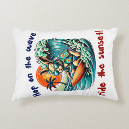 サーフィンバニーとサングラスを夕日の波の下 アクセントクッション