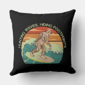 サーフィンビッグフット狩り波足跡を隠す クッション (裏面)