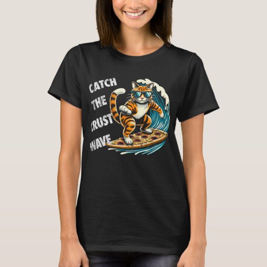 サーフィンピザの波に乗る猫 Tシャツ (正面)