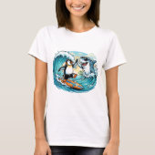 サーフィンペンギンとサメのハイタッチ Tシャツ (正面)