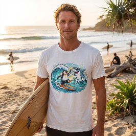 サーフィンペンギンとサメのハイタッチ Tシャツ