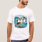 サーフィンペンギンとサメのハイタッチ Tシャツ (正面)