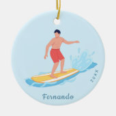 サーフィンボーイサーファー波の名前と年の水に乗る セラミックオーナメント (正面)