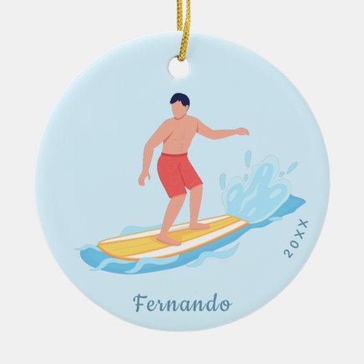 サーフィンボーイサーファー波の名前と年の水に乗る セラミックオーナメント (正面)
