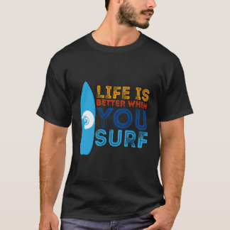 サーフィンライフはUサーフサーファーGiの場合おもしろいより良い Tシャツ
