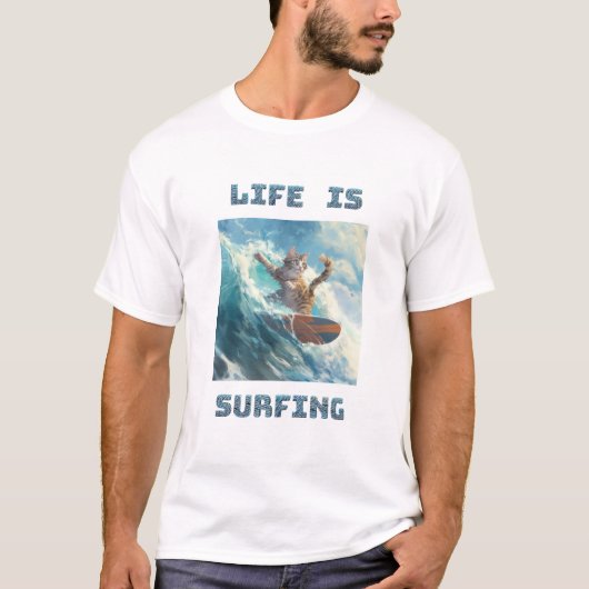サーフィンライフ | サーファーと猫好きのためのデザイン Tシャツ (正面)