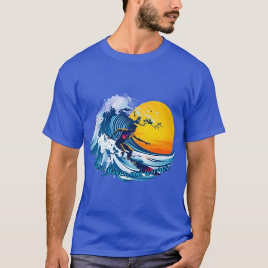 サーフィン：波を追う。 Tシャツ (正面)