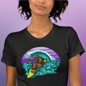 サーフウォメンおもしろいズビフットサーフィンパープルレトロ Tシャツ