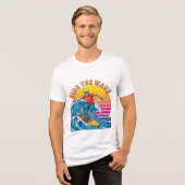 サーフスケルトンが波に乗る | 夏クールビーチT- トライブレンドTシャツ (正面全面)