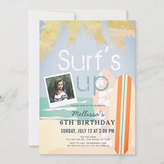 サーフズアップガールサーフボードビーチフォト誕生日 招待状 (正面)
