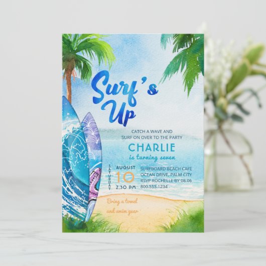 サーフズアップサーフボードオンビーチ誕生日任意の年齢 招待状 (スタンド正面)