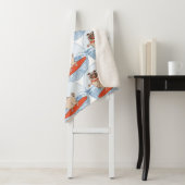 サーフボードのスカーフバンドで波乗りハッピーパグ犬 シェルパブランケット (インサイチュ)