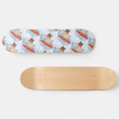 サーフボードのスカーフバンドで波乗りハッピーパグ犬 スケートボード (横)