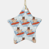 サーフボードのスカーフバンドで波乗りハッピーパグ犬 セラミックオーナメント (右)