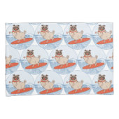 サーフボードのスカーフバンドで波乗りハッピーパグ犬 枕カバー (正面右)