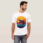 サーフボードの上のカメの夕焼け Tシャツ (正面フル)