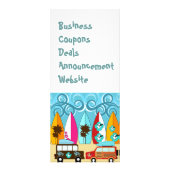 サーフボードはつまらないサーフィンのヒッピーのバンを浜に引き上げます ラックカード (正面)