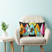 サーフボードはつまらないサーフィンのヒッピーのバンを浜に引き上げます ランバークッション (椅子)