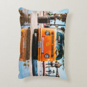 サーフボードを上にしたオレンジのバン アクセントクッション (裏面(縦))