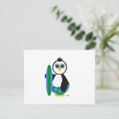 サーフボードを持ちサングラスをかけたペンギン ポストカード (スタンド正面)