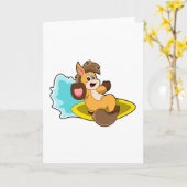 サーフボードを持つサーファーとしての馬 カード (黄色い花)