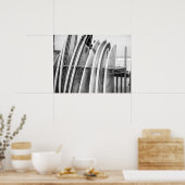 サーフボードオンビーチラックコースタルアート ポスター (キッチン)