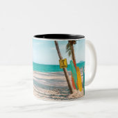 サーフボードオンビーチ装飾用クッション ツートーンマグカップ (正面右)