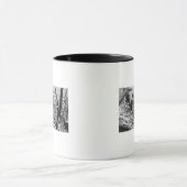 サーモンを魚釣り船から降ろす写真 マグカップ (中央)