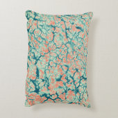 サーモンピンクとティール(緑がかった色)ブルー抽象芸術自然パターン アクセントクッション (裏面(縦))