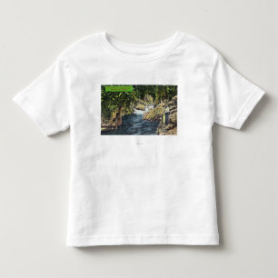 サーモンピンクのプールのCapilano渓谷の眺め トドラーTシャツ