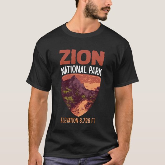ザイオンザイオン国立公園標高8726フィート面白いC Tシャツ (正面)