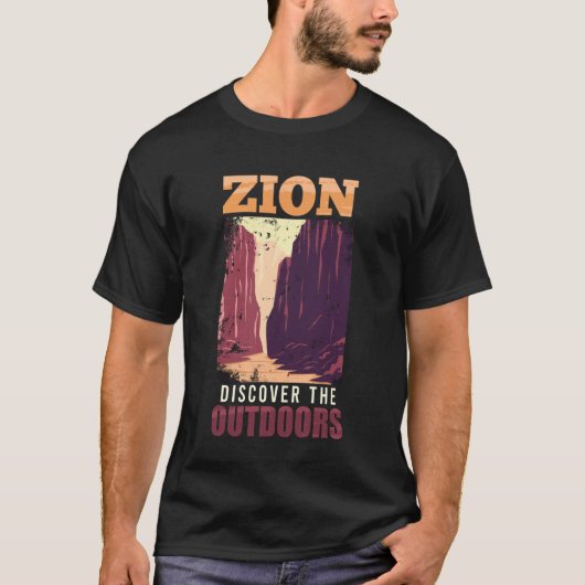 ザイオン国立公園のユーモラスなアウトドア体験 Tシャツ (正面)