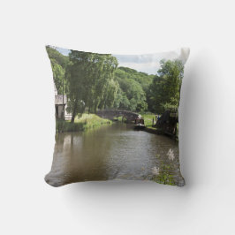 ザカルドンカナルコンサル（犬）スタッフォード クッション