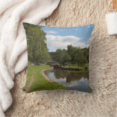 ザカルドンカナルチェドトン（犬）スタッフォード クッション (ブランケット)