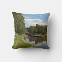 ザカルドンカナルチェドトン（犬）スタッフォード クッション