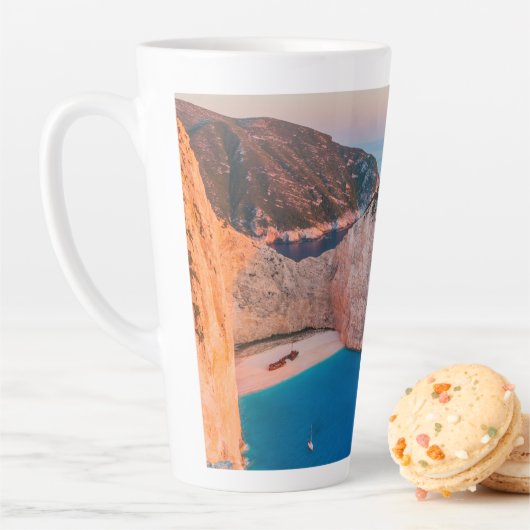 ザキントス、ギリシャ。 カフェラテマグ (インサイチュ)