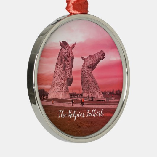 ザケパイズ、スコットランドのファルカーク メタルオーナメント (右)