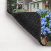 ザコーナーのアジサイ – マーサのブドウ畑 マウスパッド (コーナー)