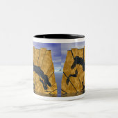 ザゴールデントルアイスランドホース ツートーンマグカップ (中央)