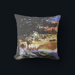 ザセーヌアットベヌコート – Claude Monet - c1900 クッション<br><div class="desc">クロード・モネの「At the Seine at Bennecourt」というタイトルのアート作品の複製素晴らしで、あなたのスタイルと洗練を見せなさい。男が木の下に座り、川に舟を漕ぎ、反対側の岸に建物がある風景。</div>