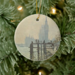 ザテムズアンダーウェストミンスターby Claude Monet セラミックオーナメント<br><div class="desc">クロード・モネのThames Below Westminster (1871)はヴィンテージの印象派のアートの作品で航海の素晴らし絵画、遠くにウェストミンスター・アビーとテムズ川の船が乗っている海事海景を特集している。アーティストについて：クロード・モネ(1840-1926)は印象派の運動の創始者であフランスのり絵画、その絵画の大部分は「空中に浮かぶ」（野外に浮かぶ）スタイル印象派の風景である。</div>
