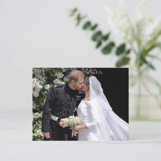 ザデュークとサセックス公爵結婚式の日のキス ポストカード (スタンド正面)