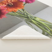 ザハッピーガーベラカラフルフラワー+名前をカスタムする シェルパブランケット (3/4)