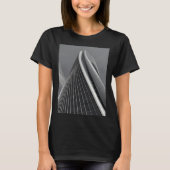 ザハ建築スカイスクレイパービルオフィス都会 Tシャツ (正面)