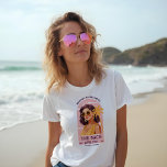 ザバッハパーティークルーレトロ女性バチェロレッテ トライブレンドＴシャツ<br><div class="desc">Make your bachelorette party unforgettable with our fun, modern retro bachelorette t-shirt design. Perfect for each of your guests, this unique t-shirt combines playful retro aesthetics with contemporary flair, ensuring everyone will look fabulous while celebrating. Featuring a hand-drawn beautiful retro woman wearing yellow glasses and dark brown hair set against...</div>