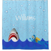 ザメの下に咲く青いダイバーの名前 シャワーカーテン (正面)