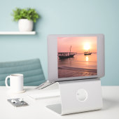 ザンジバルの夕日 シール (デスク上のノートパソコン)