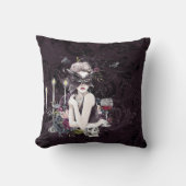 ザヴァンパイレス | Moody Gothic Vampy Glam 淡い色の Skin クッション (正面)