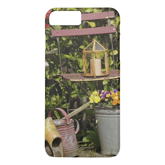 ザーンセ・スカンスのバケツと靴と花 Case-Mate iPhoneケース (裏面)